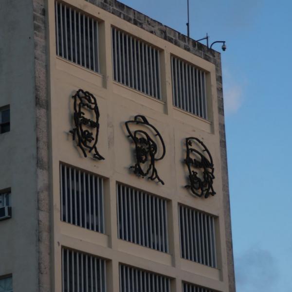 Кубинская троица: Хосе Марти, Фидель и Че