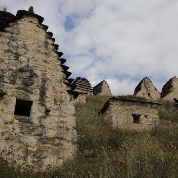 Самые древние склепы - с плоскими крышами