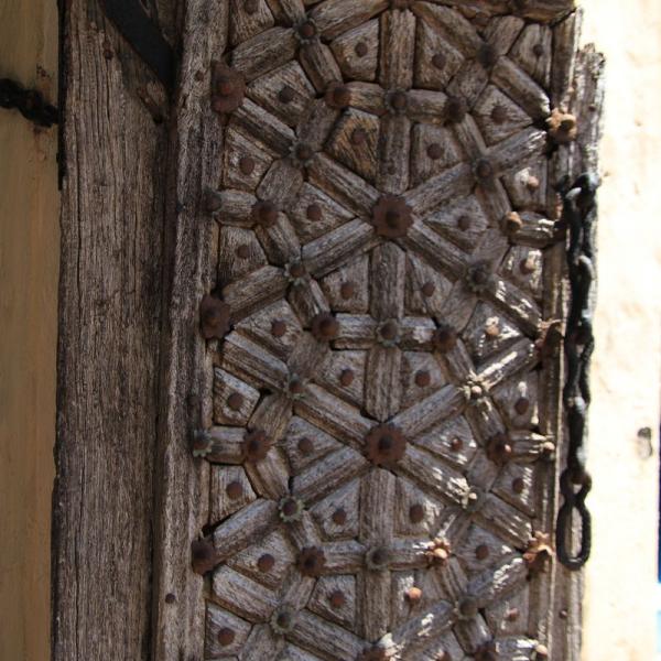 Дверь историческая, времен султаната