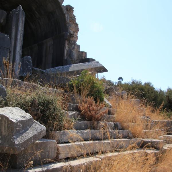 Полный руин ликийских, греческих, римских времен