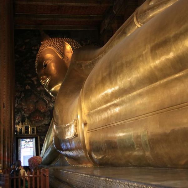 Главная изюмина этого комплекса - 46-метровый Будда