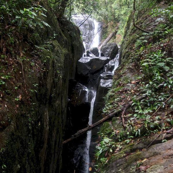 Gal Oruwa waterfall